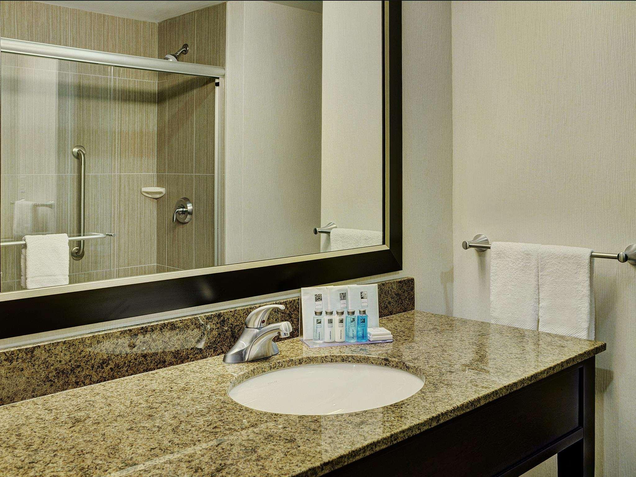 Hampton Inn By Hilton Winnipeg Extérieur photo
