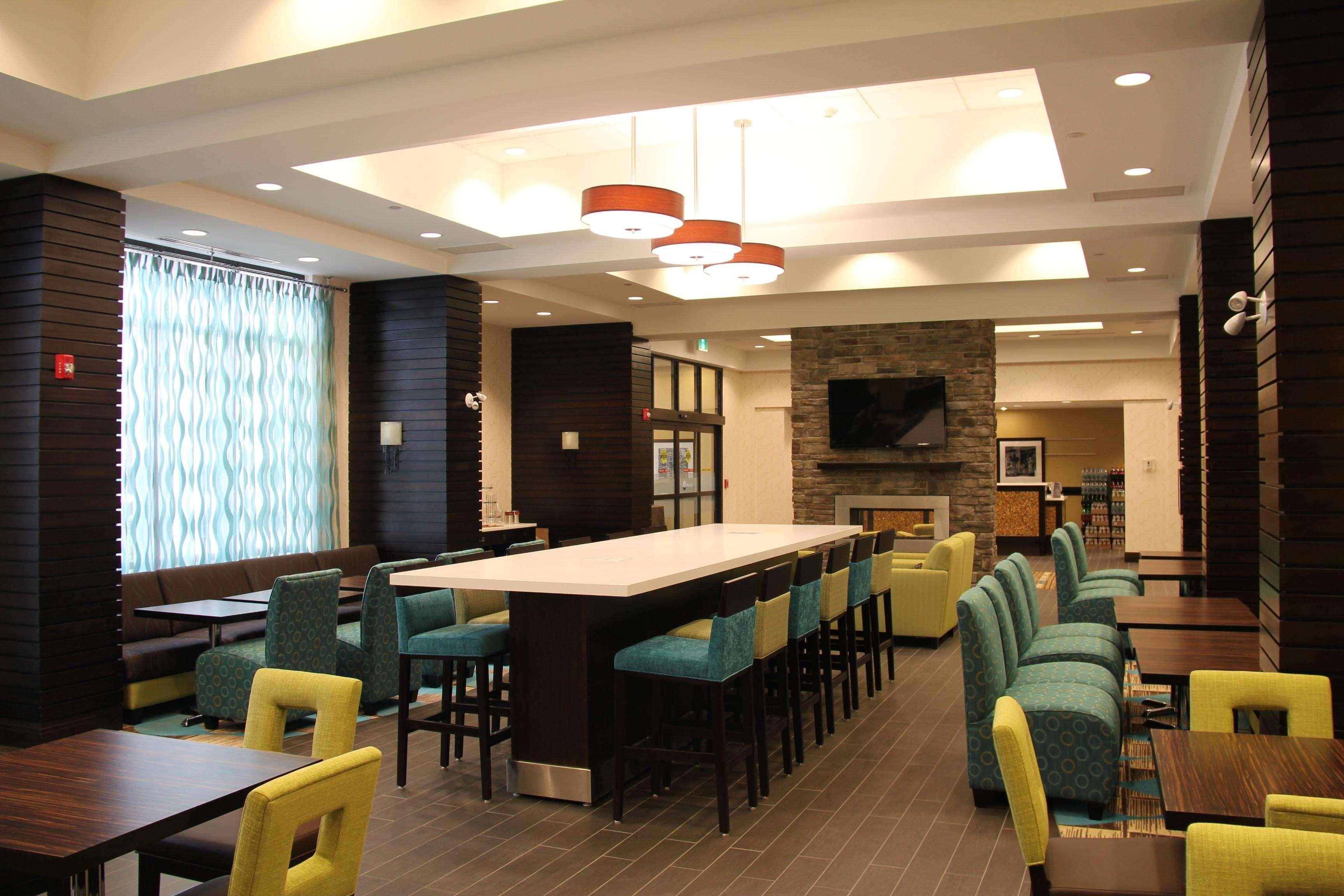 Hampton Inn By Hilton Winnipeg Extérieur photo